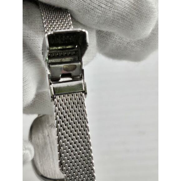 Ladies Helbros Vintage 17 Jewels Manual Wind Mesh Battery Runs Well Nice main image 9